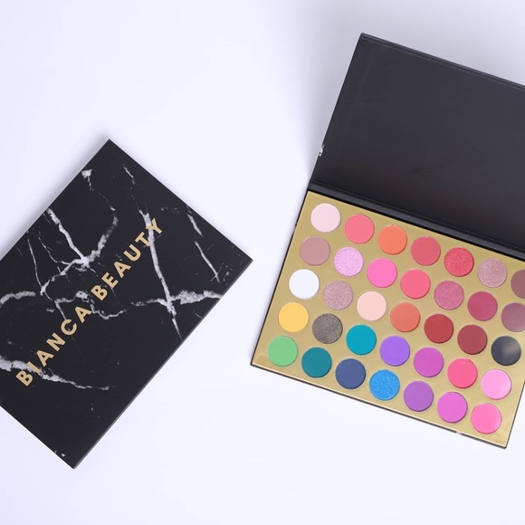 U Shady Eyeshadow Palette - Picture 5 of 7